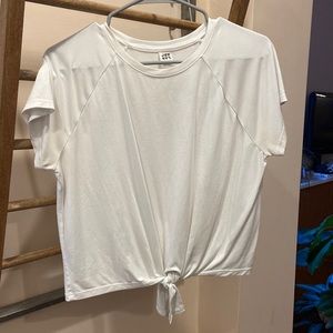 Joy lab M workout tie knot front white tee